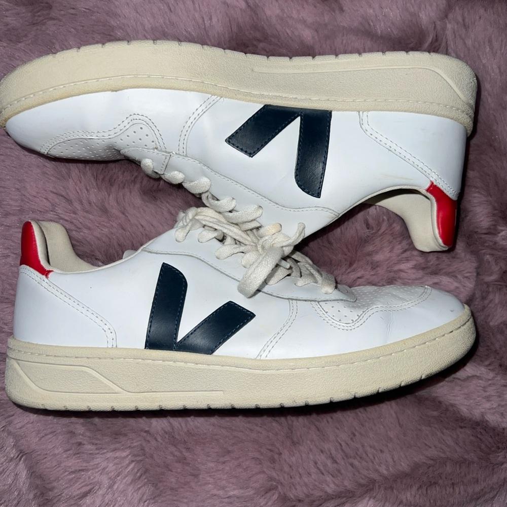 Veja Cream and White Leather Women's Sneaker Interior Detail